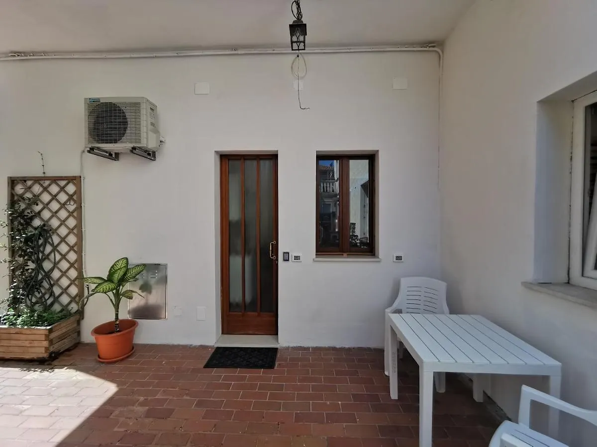 Appartamento Monolocale - Piano terra - Ingresso indipendente Padova
